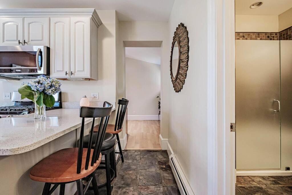 Historic Corner Apartment With Patio & Off Street Parking 波特兰 外观 照片