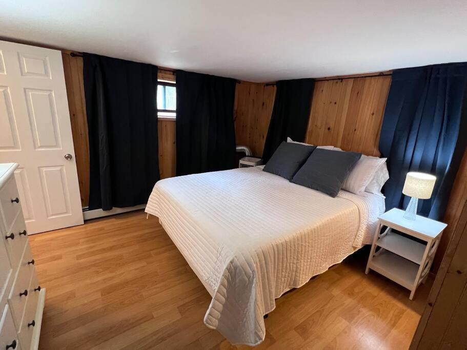 Historic Corner Apartment With Patio & Off Street Parking 波特兰 外观 照片