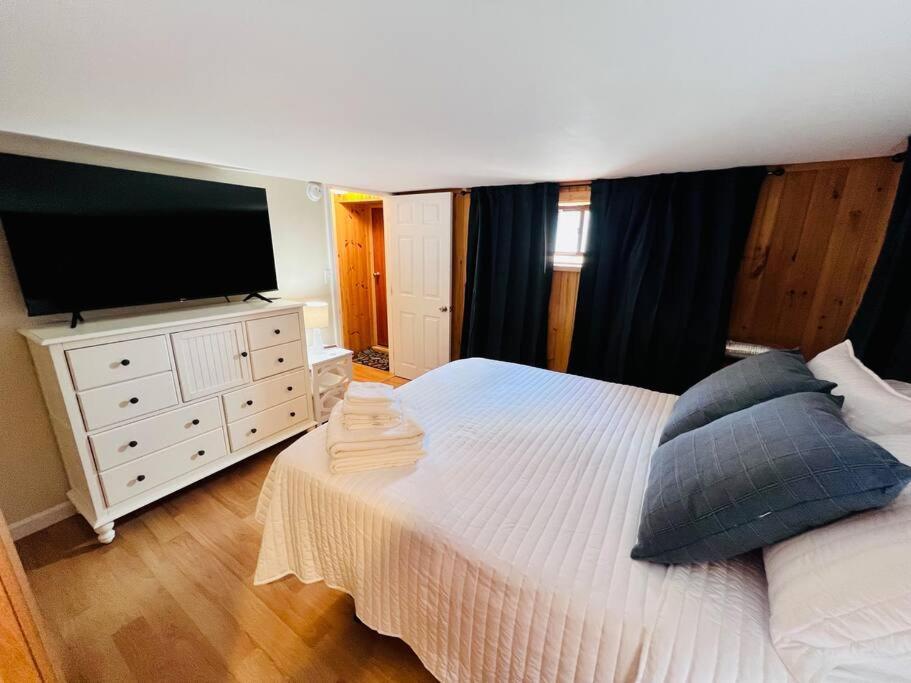 Historic Corner Apartment With Patio & Off Street Parking 波特兰 外观 照片